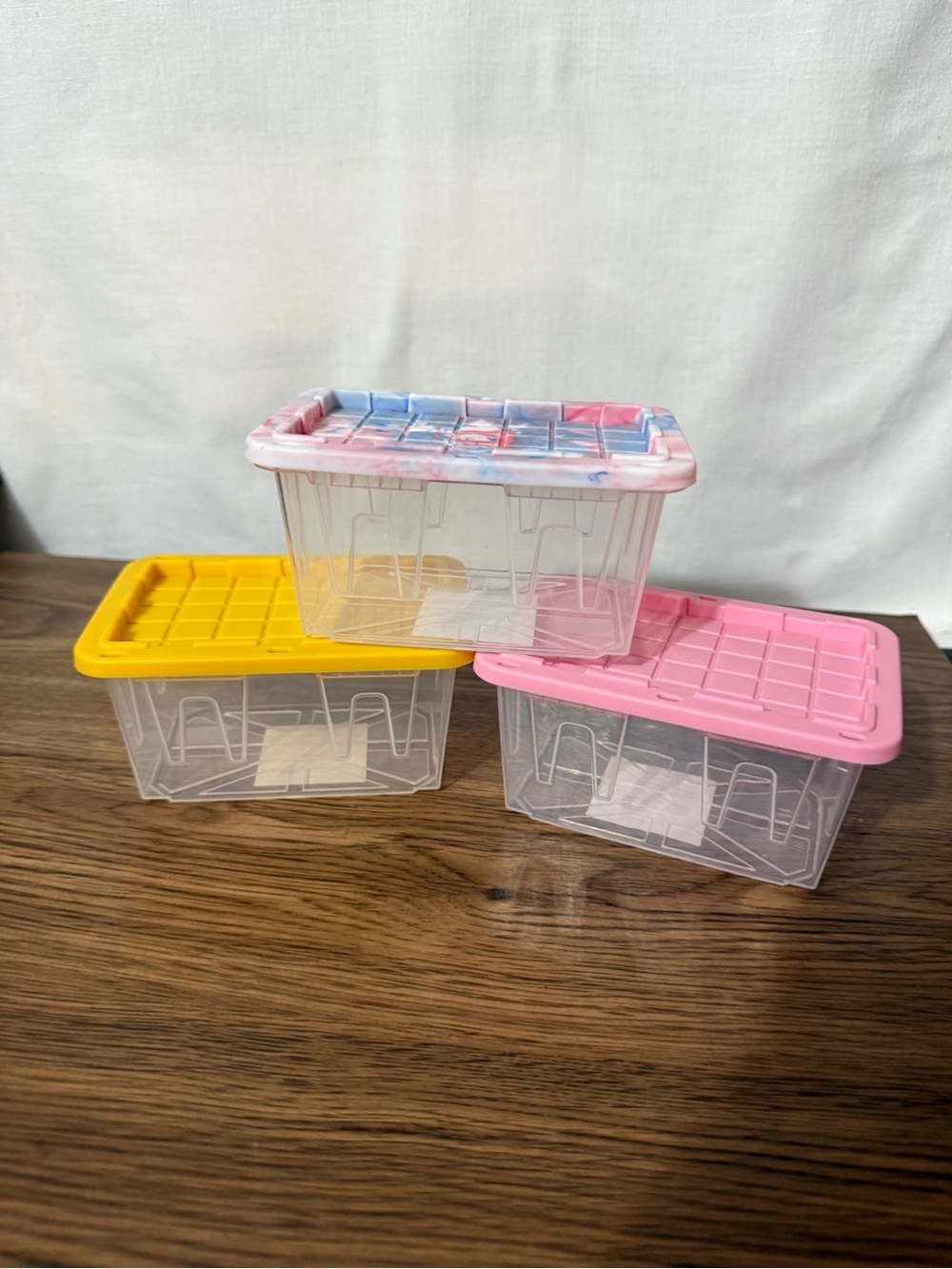 Set of 3 Clear Storage Boxes with Pink, Yellow and Multicolor Lids